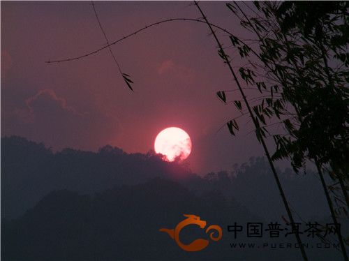 在普洱的边缘行走（31）——从无量山的日落看中华宗教