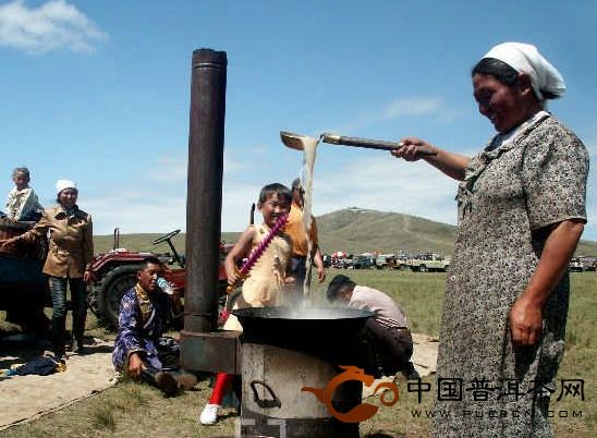 蒙古族的咸奶茶风俗