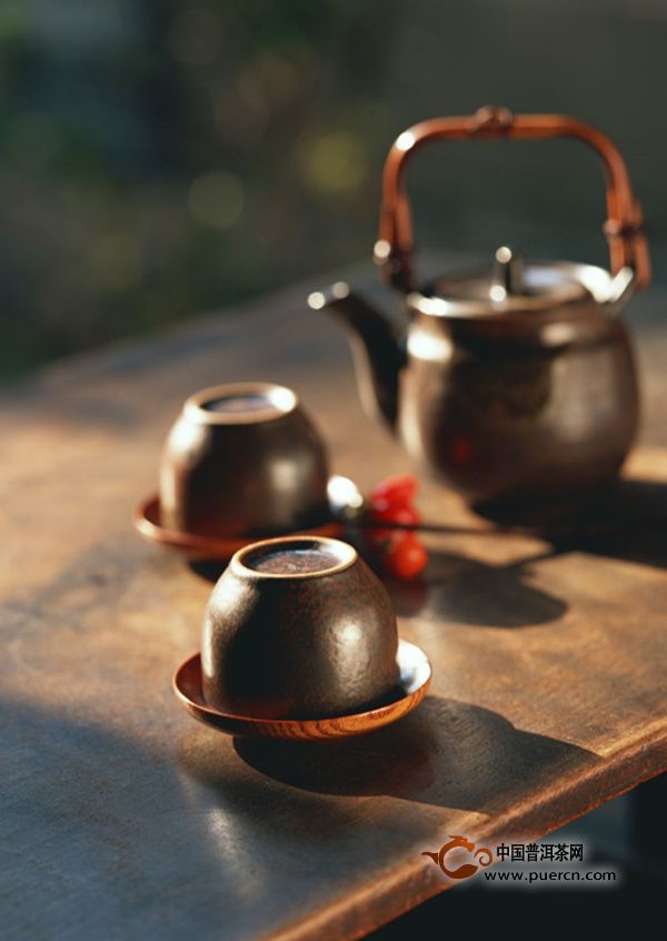 【今日话题】：普洱茶是茶饮料不是药