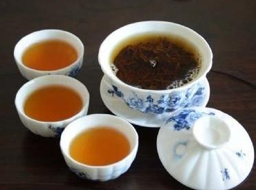 红茶用多少度水温冲泡最好?