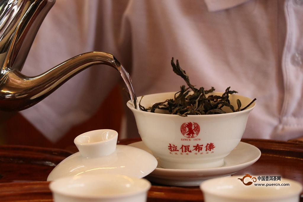 传统泡茶与倒茶方法