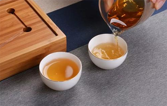 白茶的泡法的正确方法：白茶第一泡茶要倒掉吗？