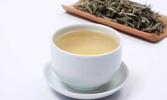 新手买白茶该怎么选?白茶与龙井茶哪个好？
