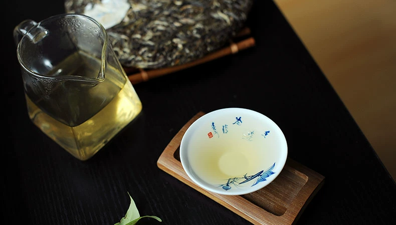 如何在泡茶过程中分辨春茶的好坏？