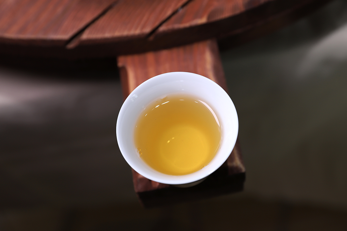 云南发布“神器”识别名山普洱茶！凤凰窝10款春茶拍卖，成交64万元！